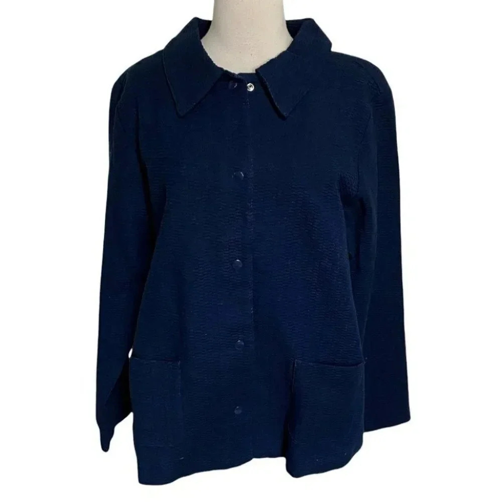 Denim + Co. L blue textured snap button “Grandma style“jacket with Pockets